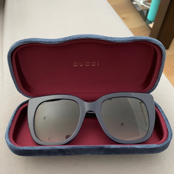 Gucci navy sunglasses